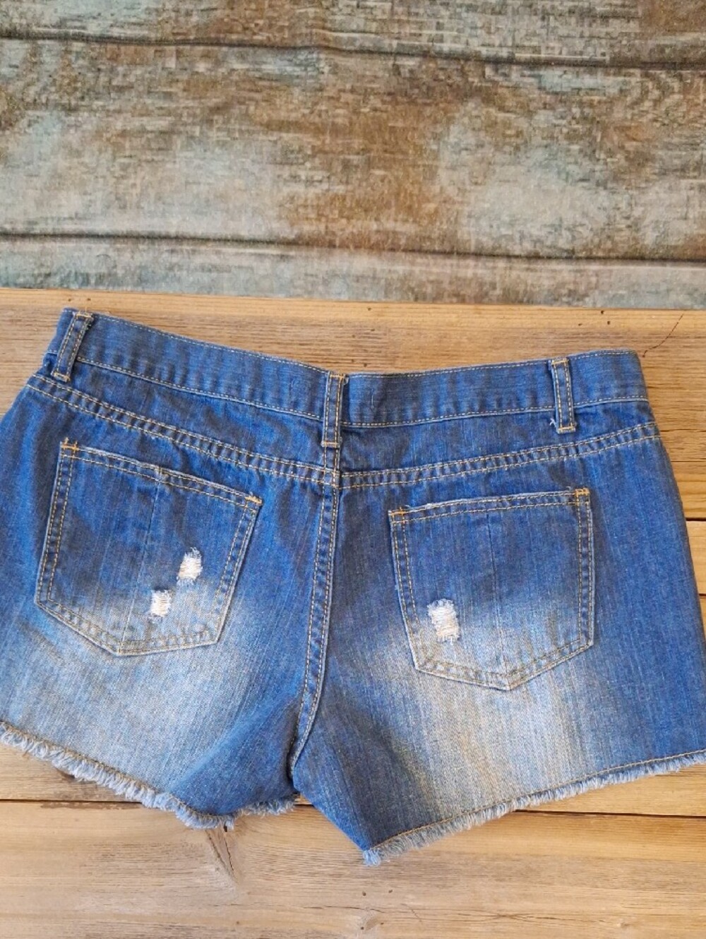 MEYOU MEYOU Lace-Trim Blue Denim Women's Jean Shorts. Large - Picture 7 of 9